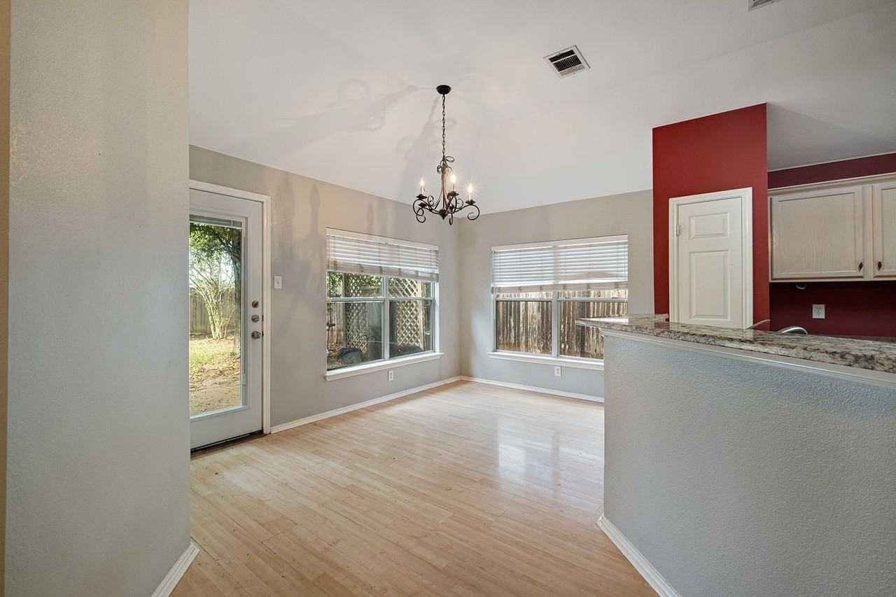 3012 Hill St - Photo 7 of 24