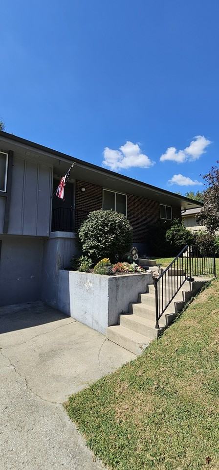 428 Jamison St - Photo 3 of 28