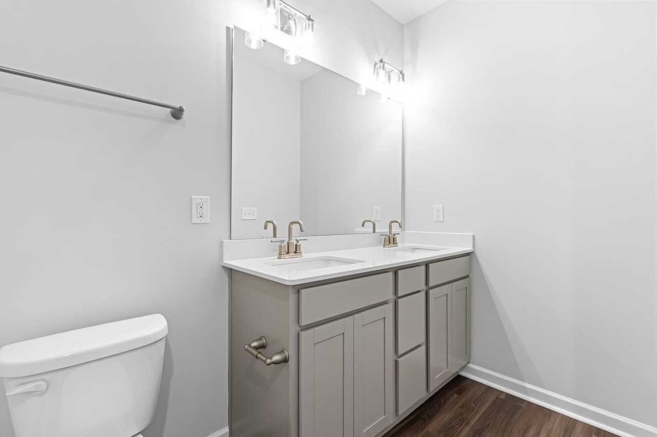 242 Sandstone St - Photo 6 of 15