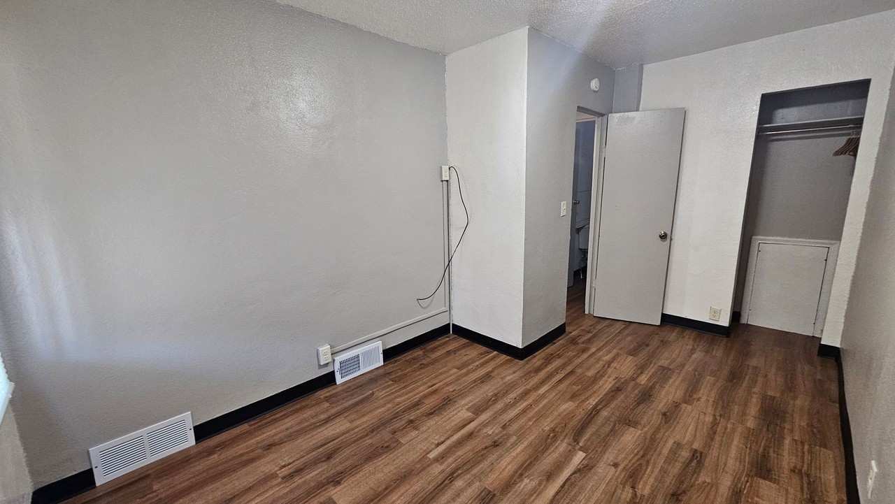 5801 W 12th St #35 - Photo 5 of 6