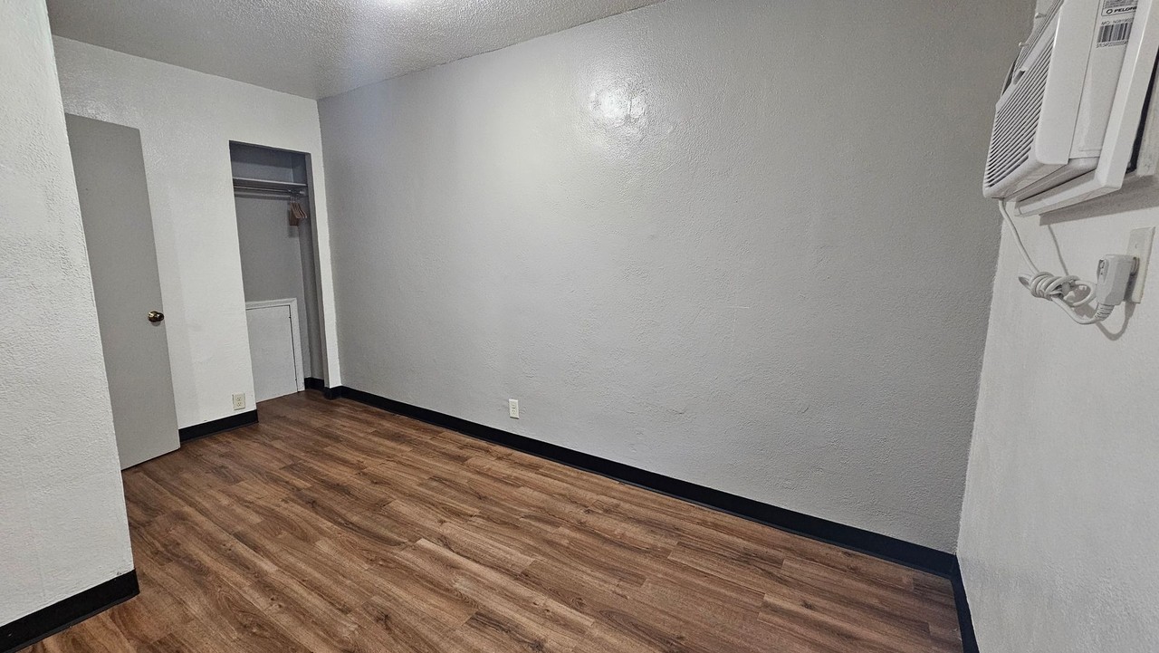 5801 W 12th St #35 - Photo 6 of 6