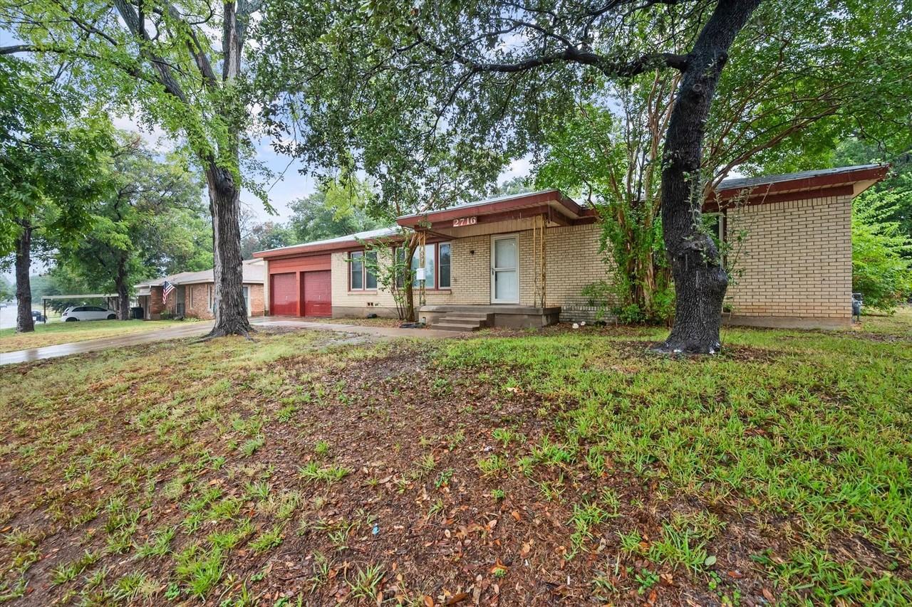 2716 Scruggs Park Dr - Photo 3 of 34