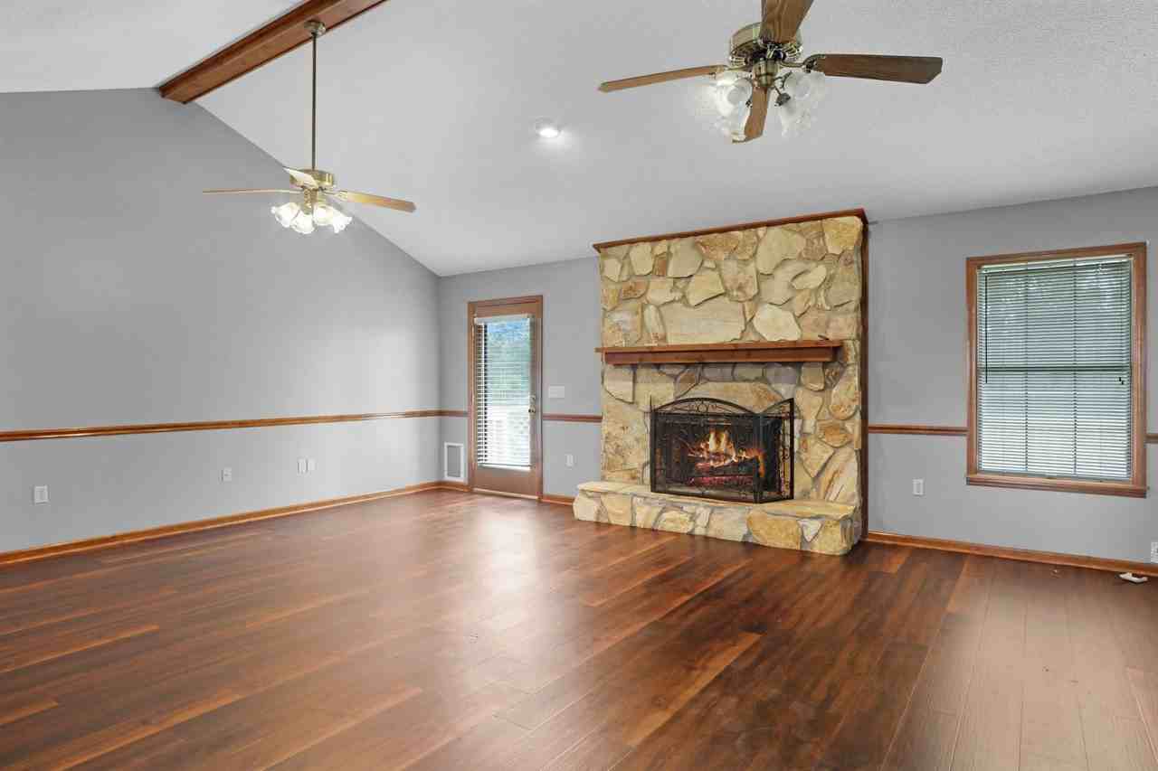 4832 Empire Rd - Photo 3 of 20