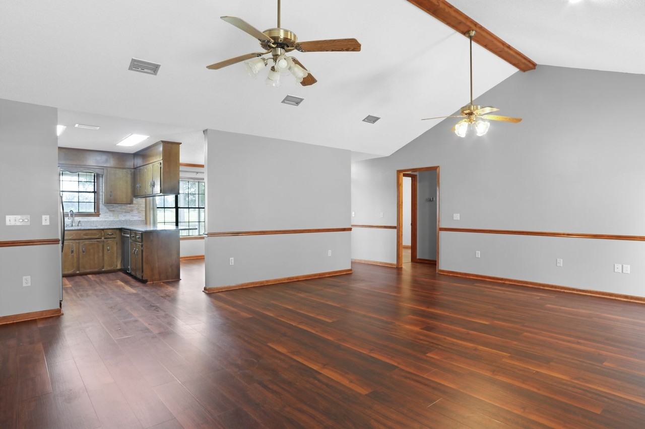 4832 Empire Rd - Photo 4 of 20