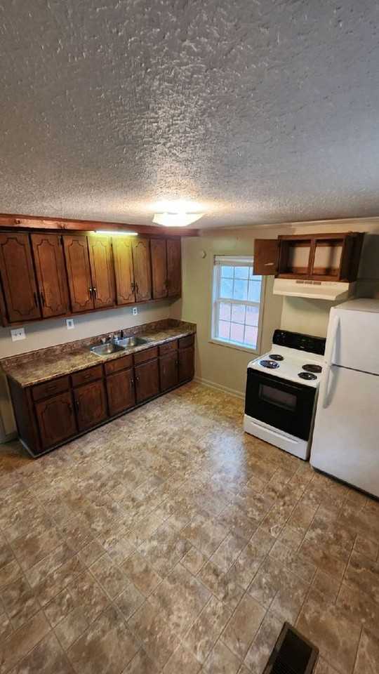 366B Third Ave - Photo 5 of 5
