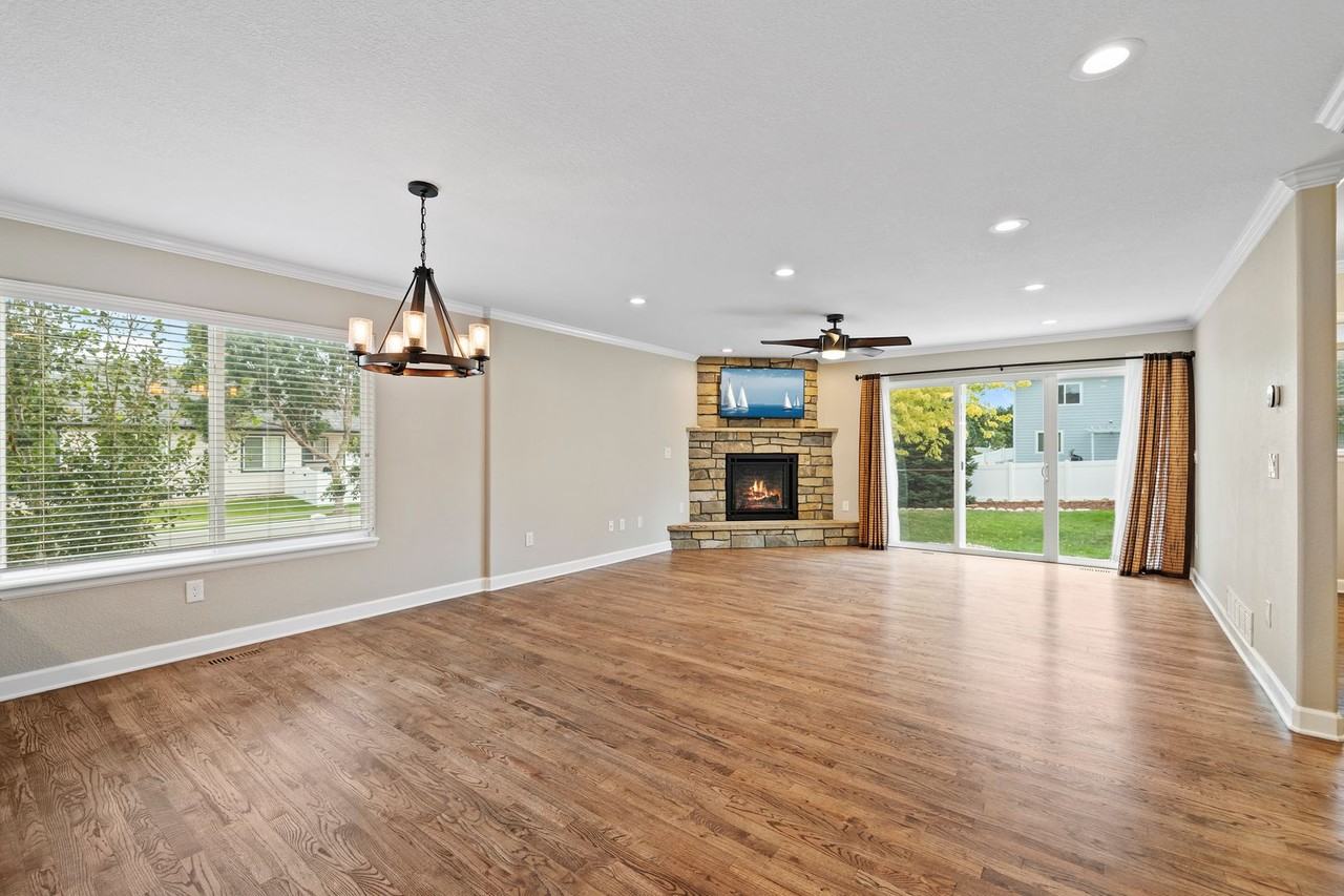2603 Thoreau Dr - Photo 4 of 25