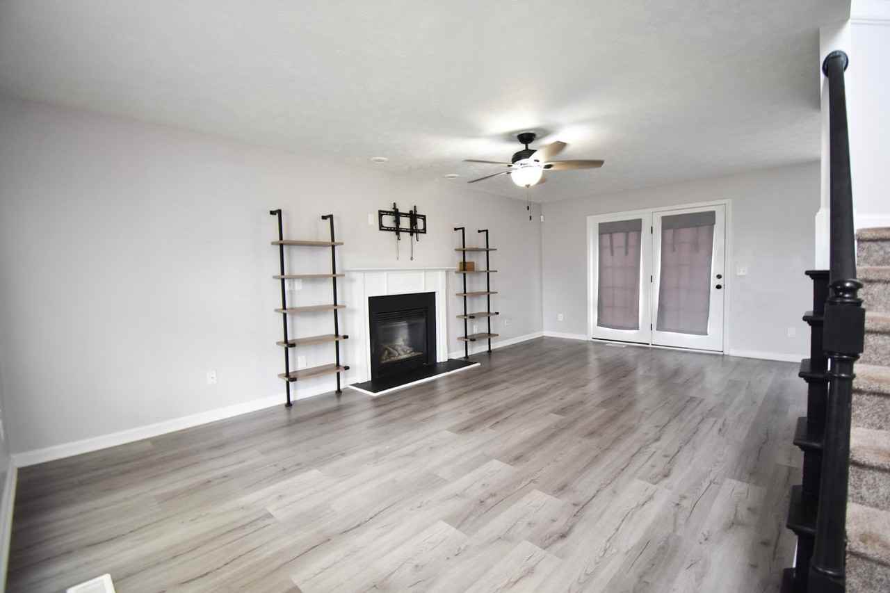 135 Lenoir Dr - Photo 4 of 32