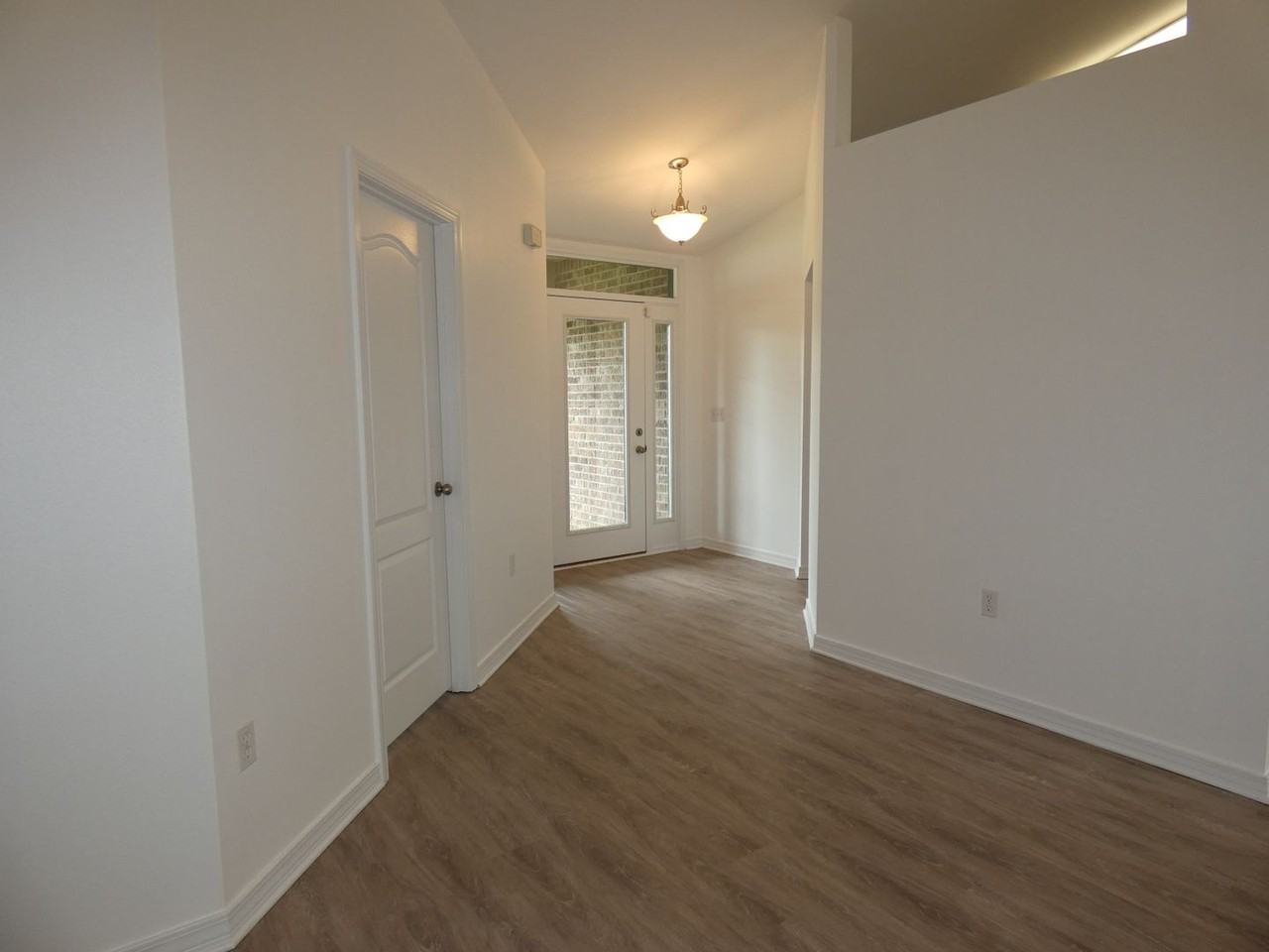 1712 Bay Pine Cir - Photo 4 of 26