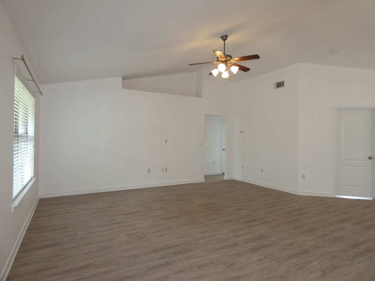 1712 Bay Pine Cir - Photo 6 of 26