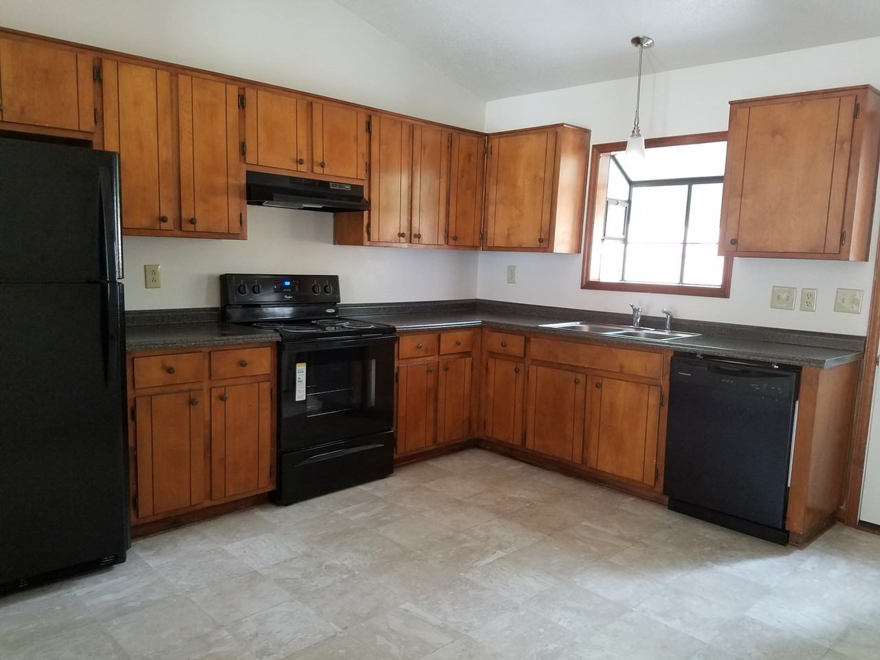 125 Corey Cir - Photo 3 of 13