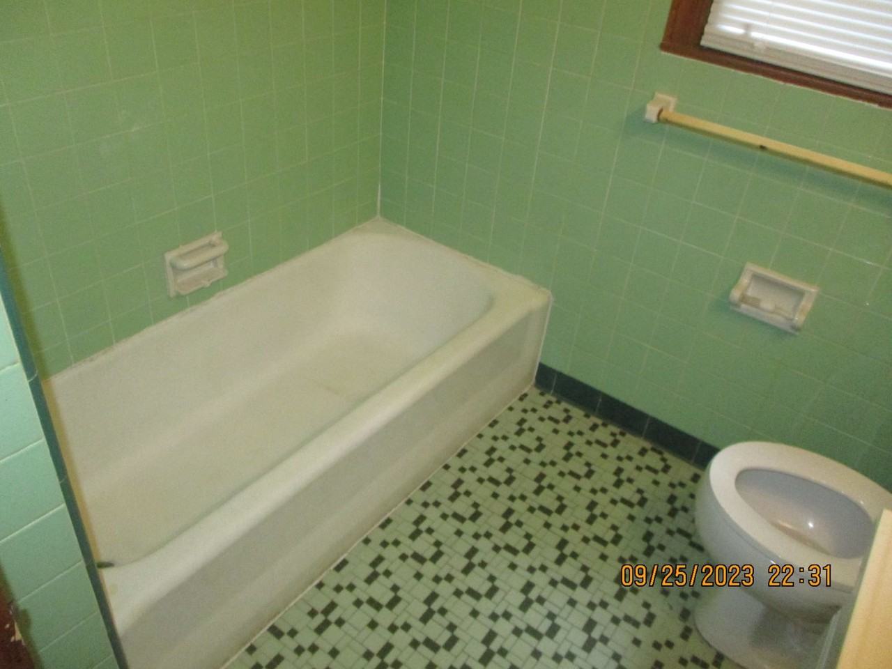 1813 W Gordon Ave - Photo 5 of 6