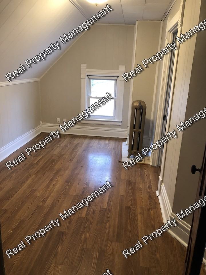 607 Valparaiso St - Photo 3 of 7