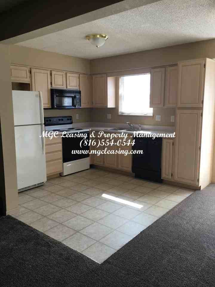 920 Garden Dr - Photo 2 of 14