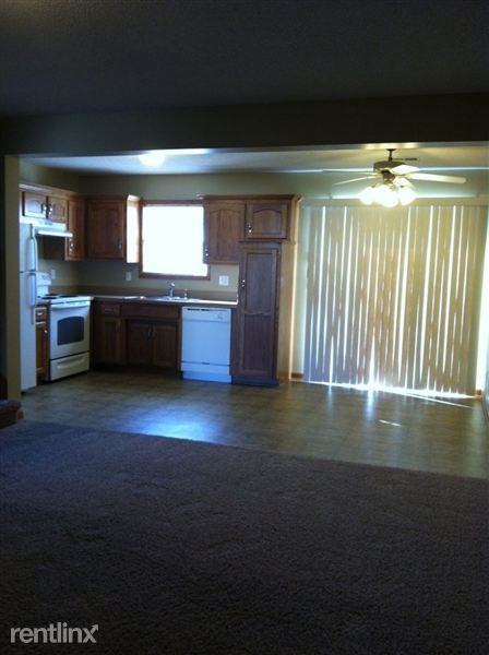 1640 SW Highland Dr - Photo 2 of 12