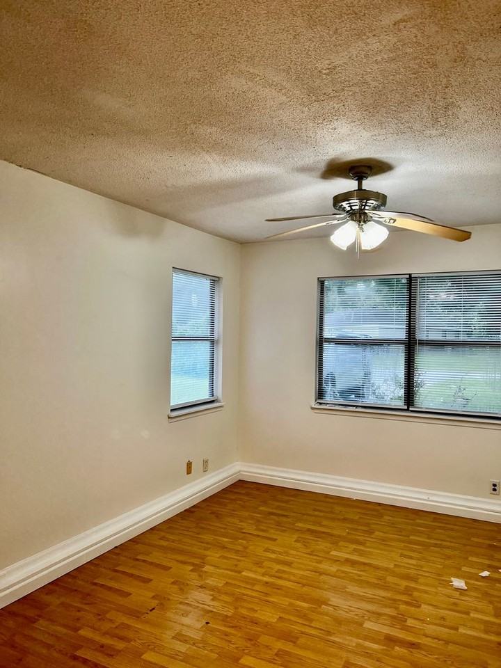 30 Yorktown Rd - Photo 3 of 16
