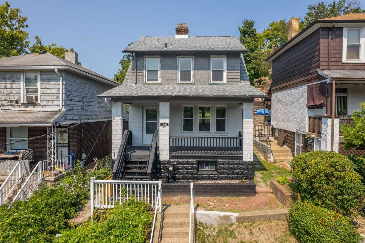 1303 Woodlawn Ave - Photo 4 of 28