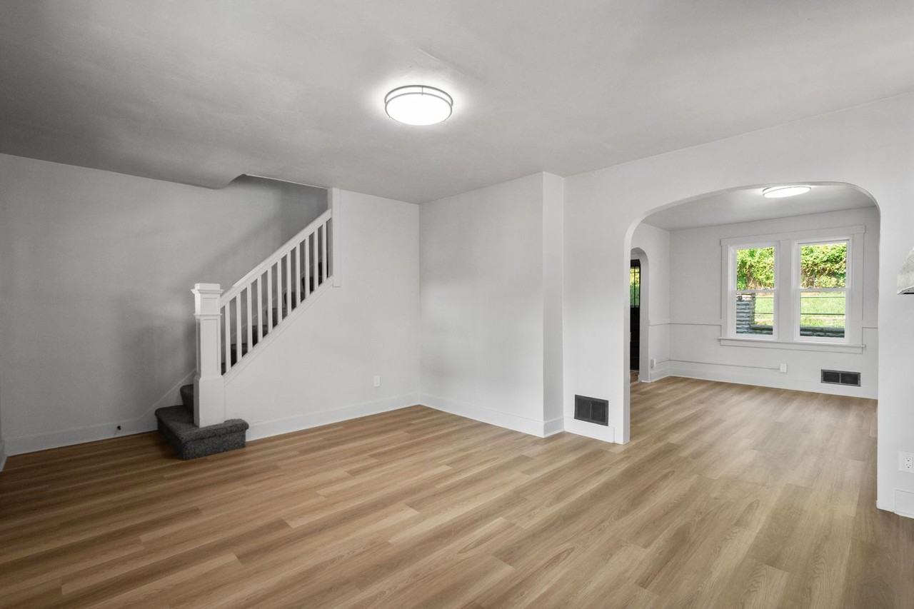 1303 Woodlawn Ave - Photo 7 of 28
