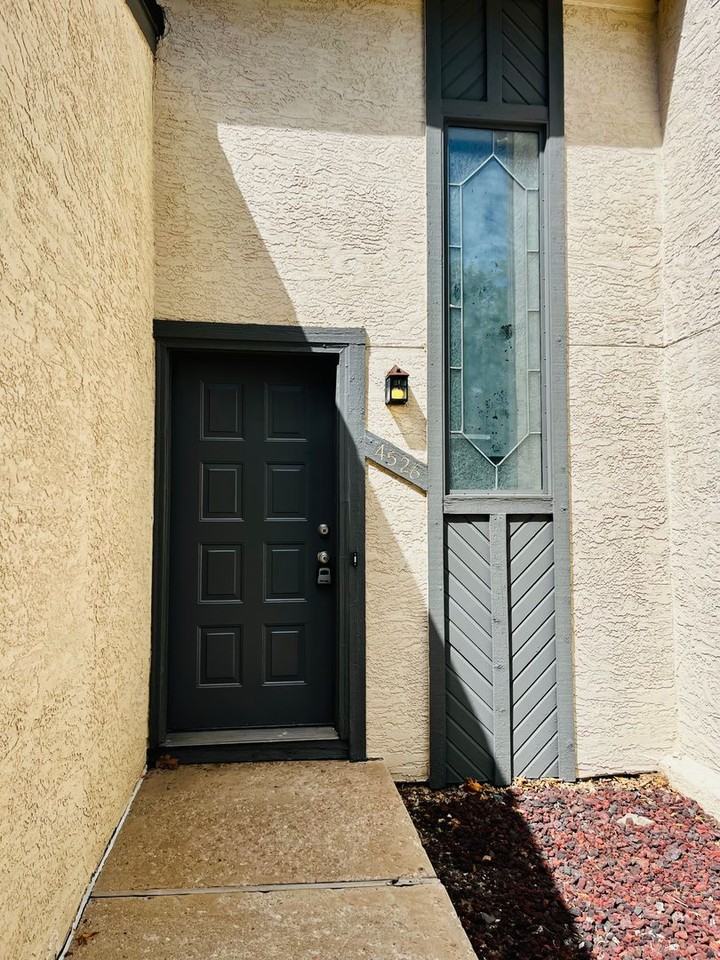 4526 Castlepoint Dr - Photo 2 of 18