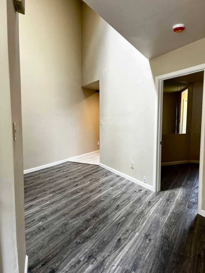 4526 Castlepoint Dr - Photo 3 of 18