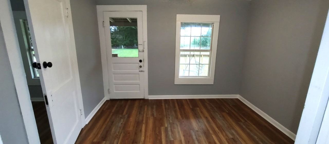 1409 Bajat Rd - Photo 3 of 9