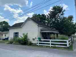 featured image of 308 E Chestnut St