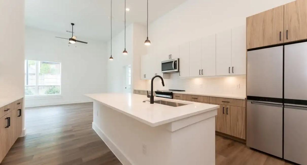 Addison Rd #3355C - Photo 3 of 33