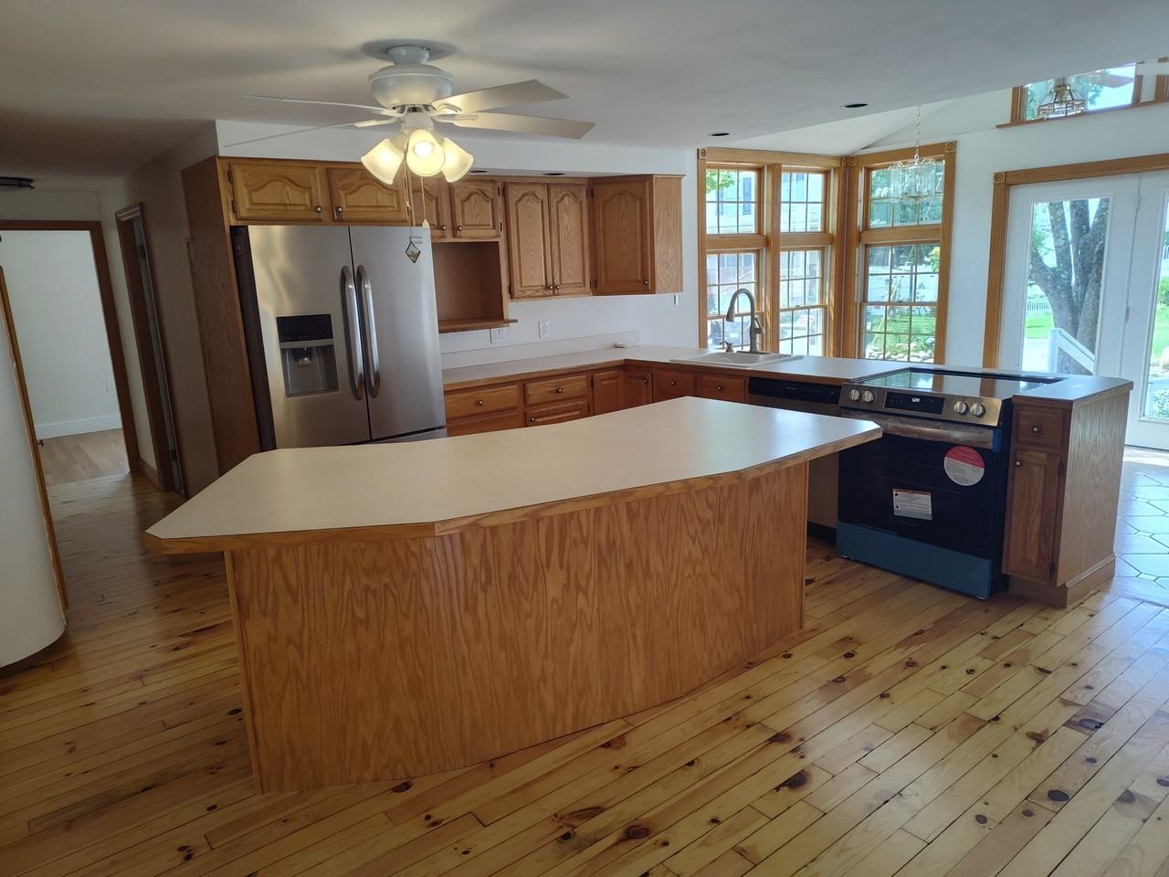 24 Warren Ave #1stFL - Photo 2 of 10