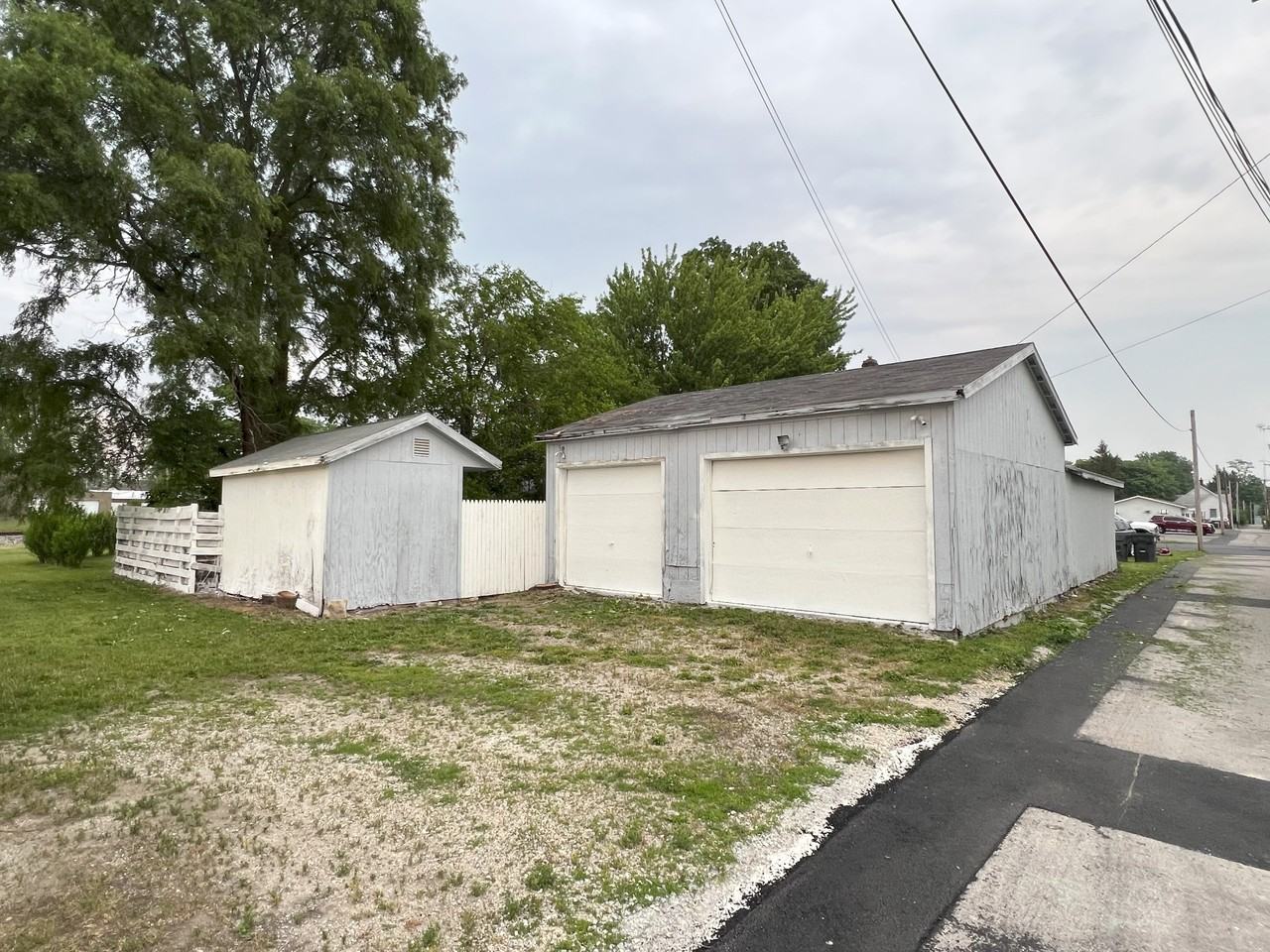 130 N Broadway St #NA - Photo 5 of 10