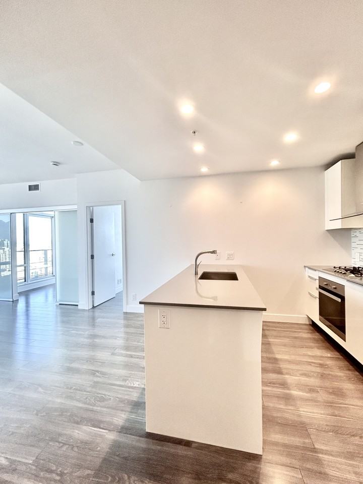 1283 Howe Street #3500