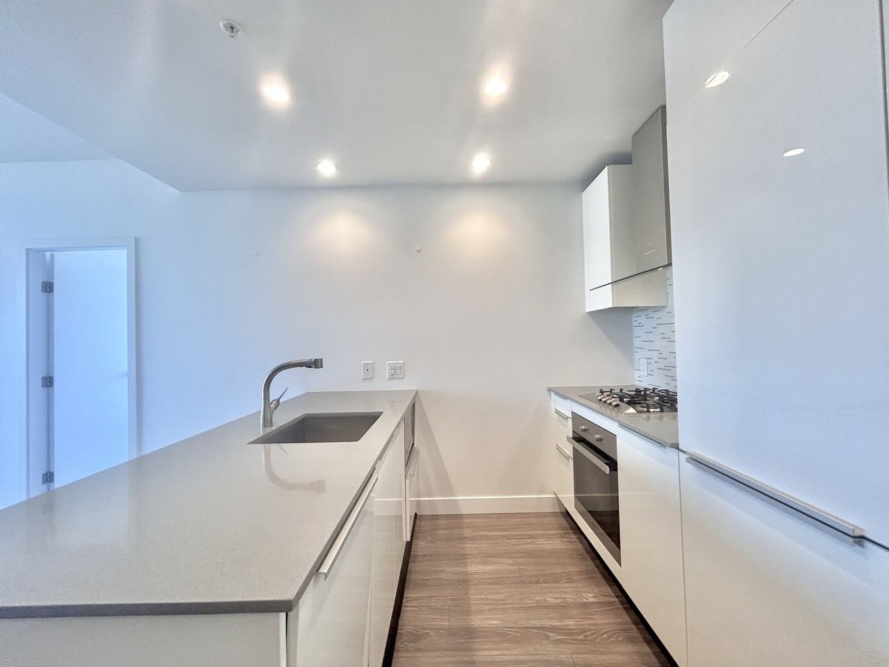 1283 Howe Street #3500 - Photo 3 of 25