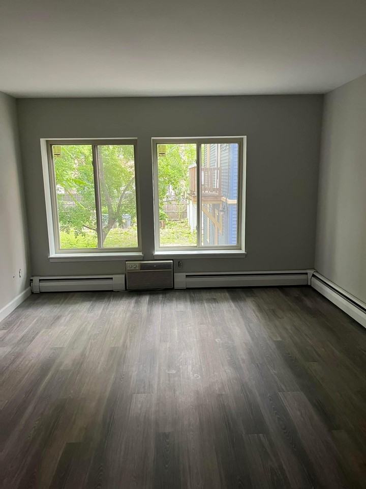 2485 N Frederick Ave - Photo 2 of 12