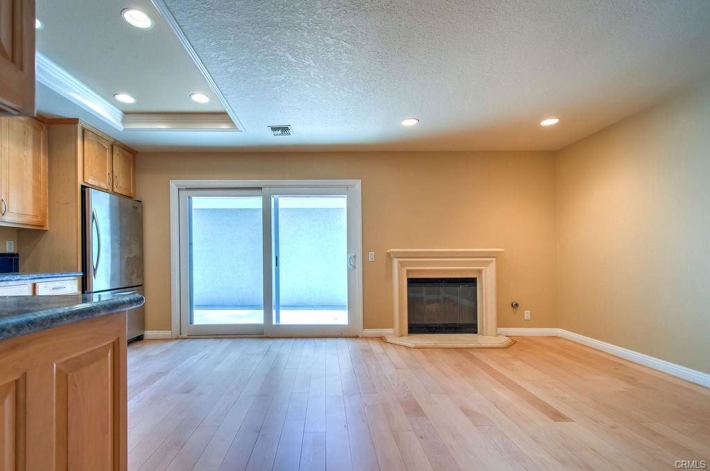 559 Springbrook N #31 - Photo 3 of 8