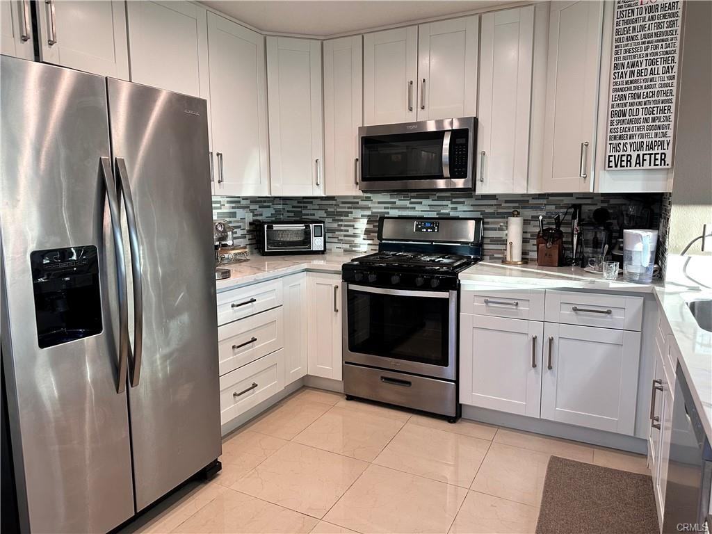 25534 Azalea - Photo 3 of 8