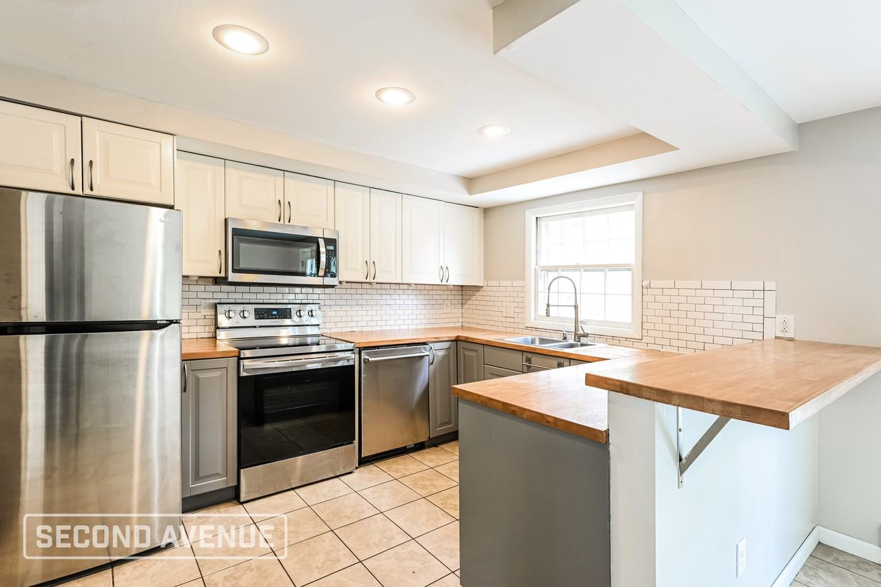 947 Garden City Dr - Photo 2 of 26
