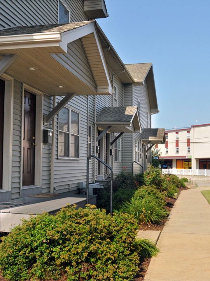 Crimson Court Oakland - Photo 7 of 7