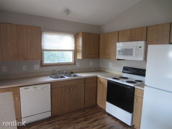 1320 Harold Stewart Pkwy - Photo 2 of 8