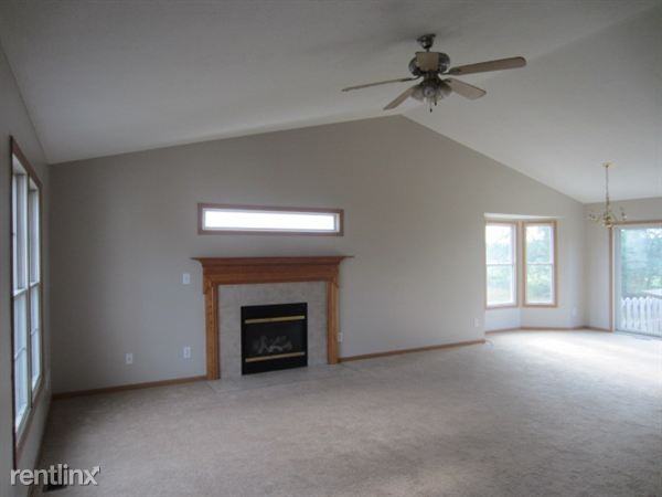 1320 Harold Stewart Pkwy - Photo 3 of 8