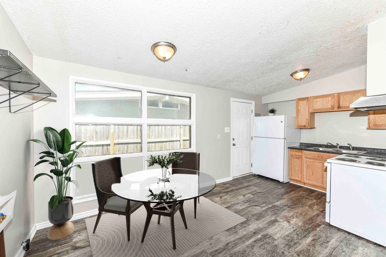 1631 Elmhurst Dr - Photo 3 of 26