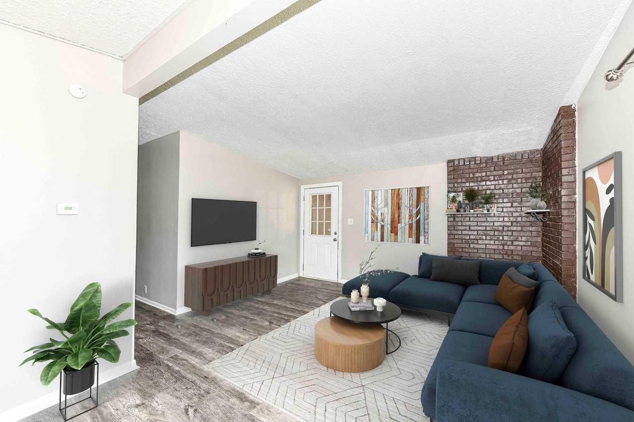 1631 Elmhurst Dr - Photo 4 of 26