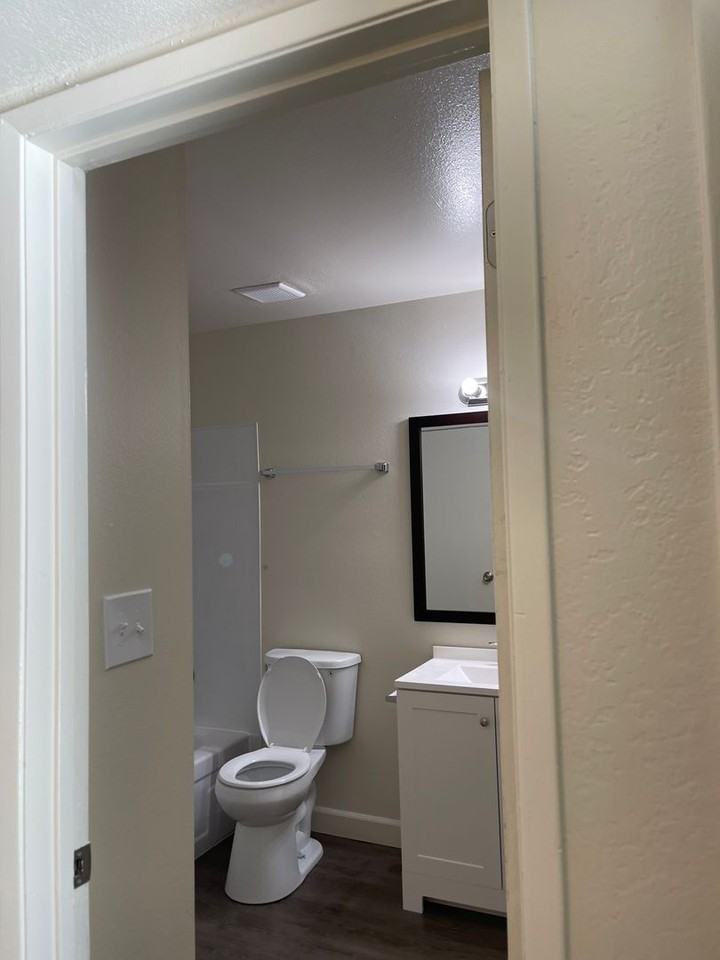 HUNTINGTON GARDENS - Photo 3 of 9