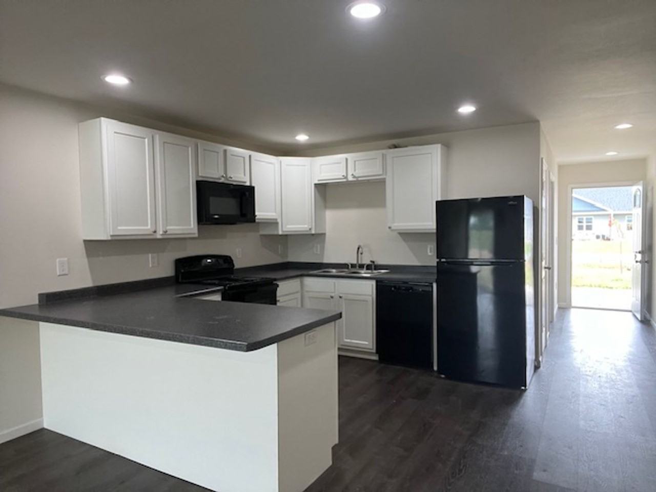 3085 Barrington Pl - Photo 2 of 11