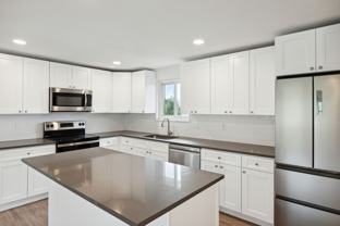 1421 Spruce Ave - Photo 1 of 1