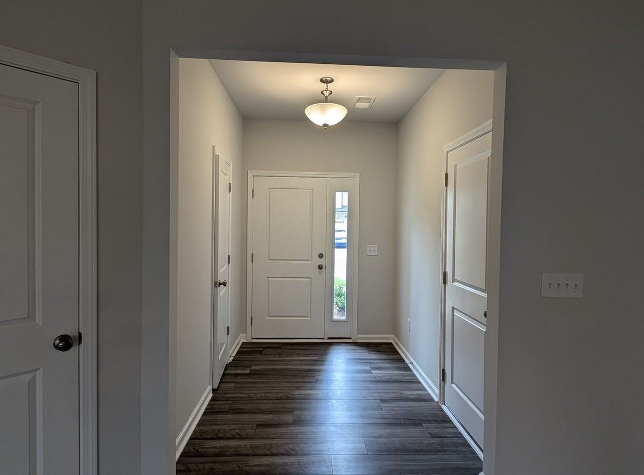 556 Glen Clova Dr - Photo 6 of 39