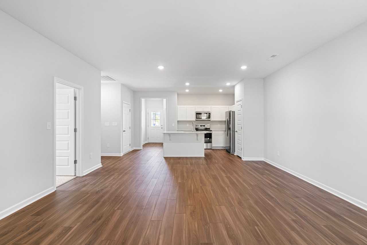 305 Sandpiper St - Photo 5 of 15