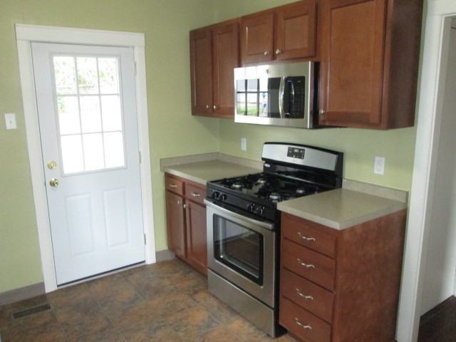 415 Edgewood Ave - Photo 3 of 16