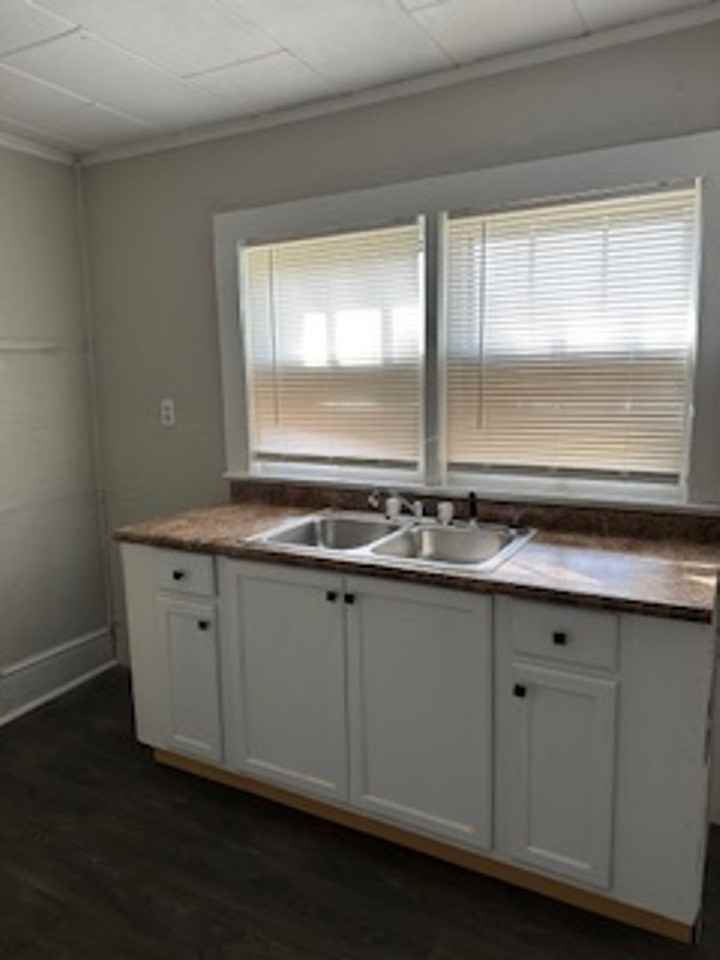 48 Williams St - Photo 7 of 13