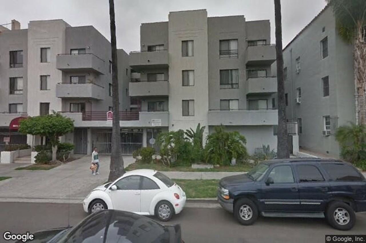 GRAMERCY APTS. - Photo 2 of 8