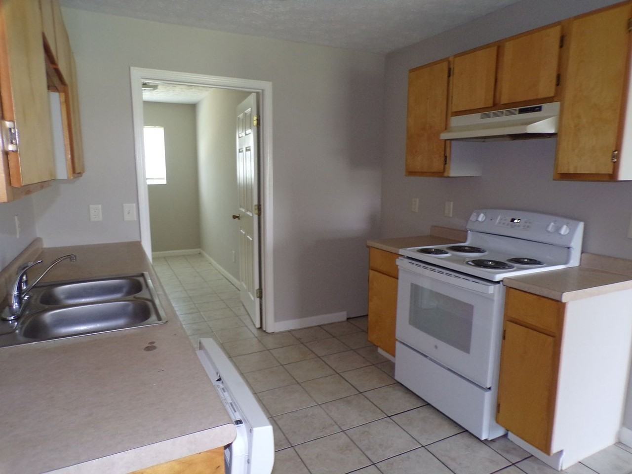 97 River Rd - Photo 2 of 8