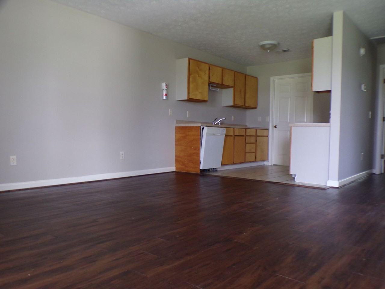 97 River Rd - Photo 3 of 8