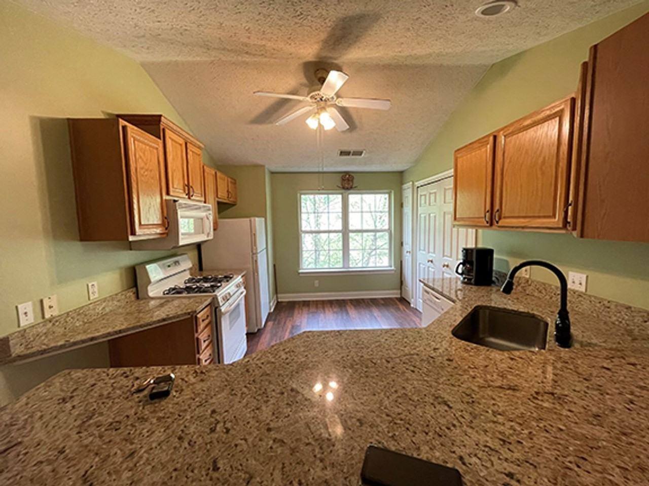 5080 Whispering Oaks Blvd #D2 - Photo 3 of 10